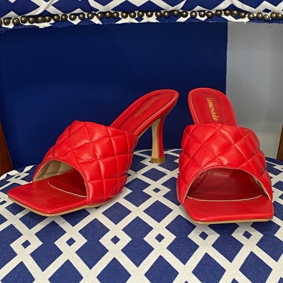 Red quilted square toe bright heeled mules sz 9 - Picture 2 of 5